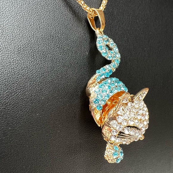 Betsey Johnson Kitty Cat Movable Crystal Jeweled Necklace In Blue and Gold - Picture 8 of 11